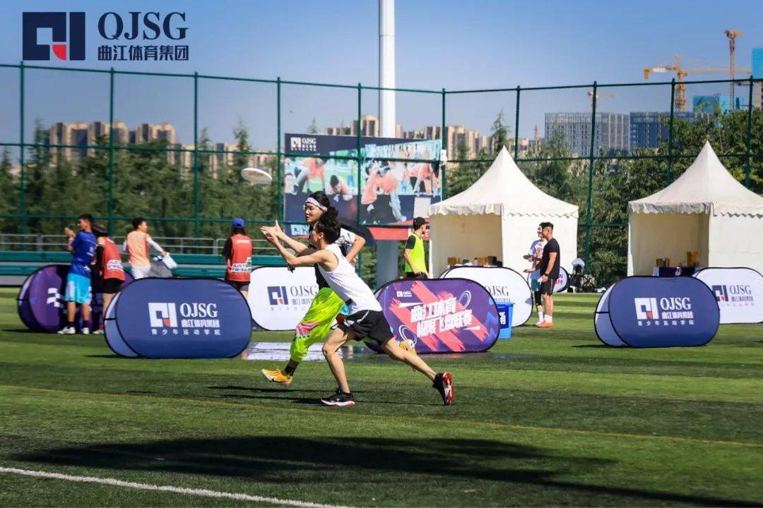 足球极限比赛高潮迭起，精彩纷呈的简单介绍