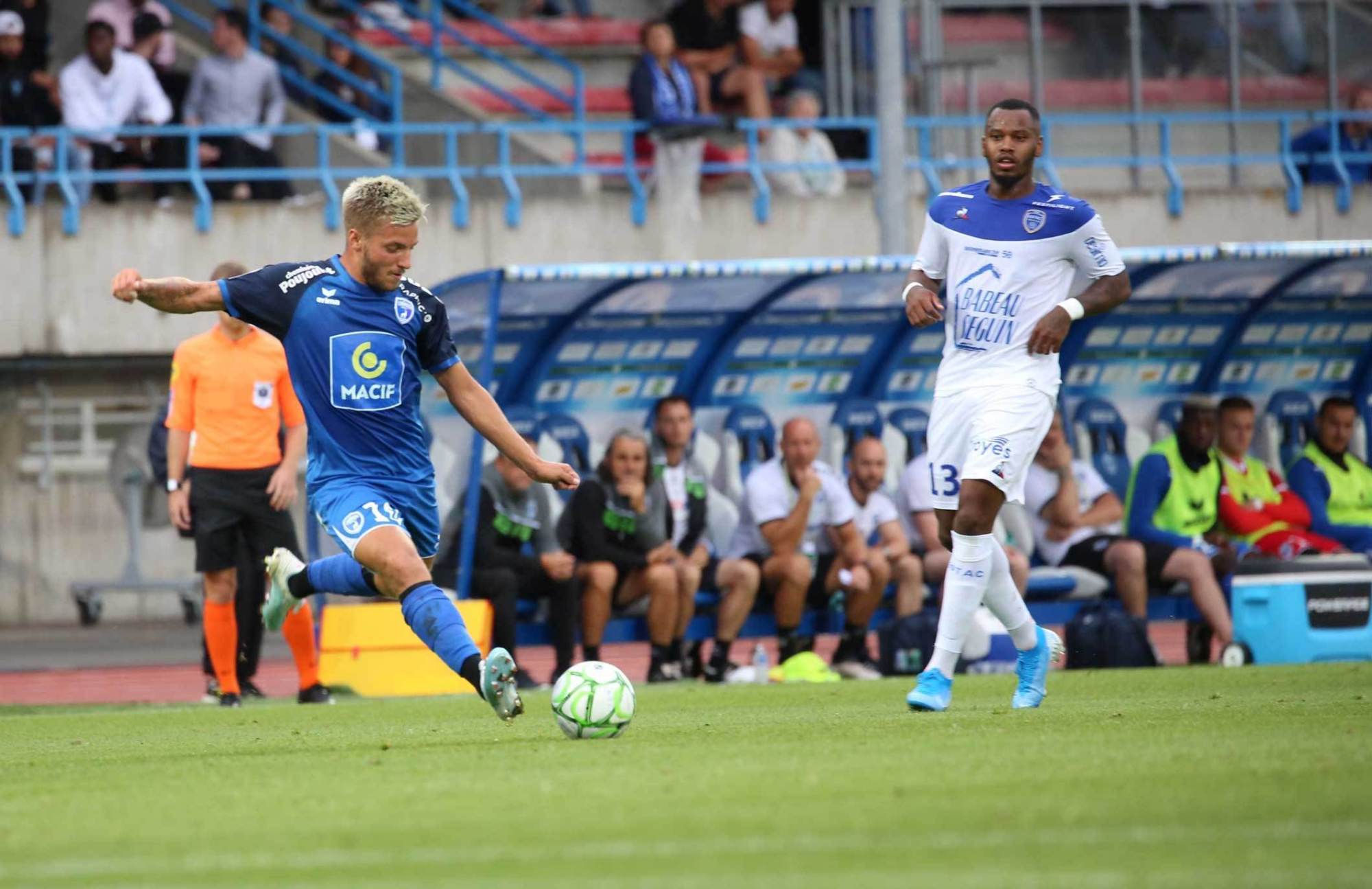 包含摩纳哥签约新后卫，加强防线备战法甲的词条