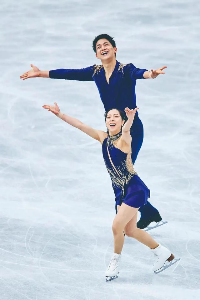 顶尖女足球队角逐比赛，结果即将揭晓