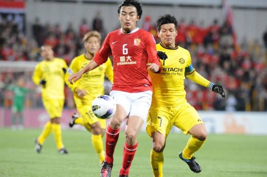 广岛三箭球员红牌罚下，球队雪上加霜的简单介绍