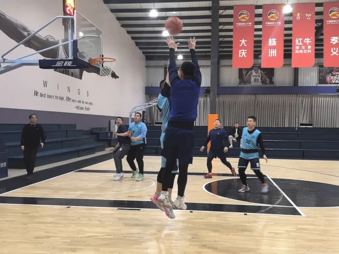 篮球友谊赛：国际球队之间的交流展现团结与友爱的简单介绍