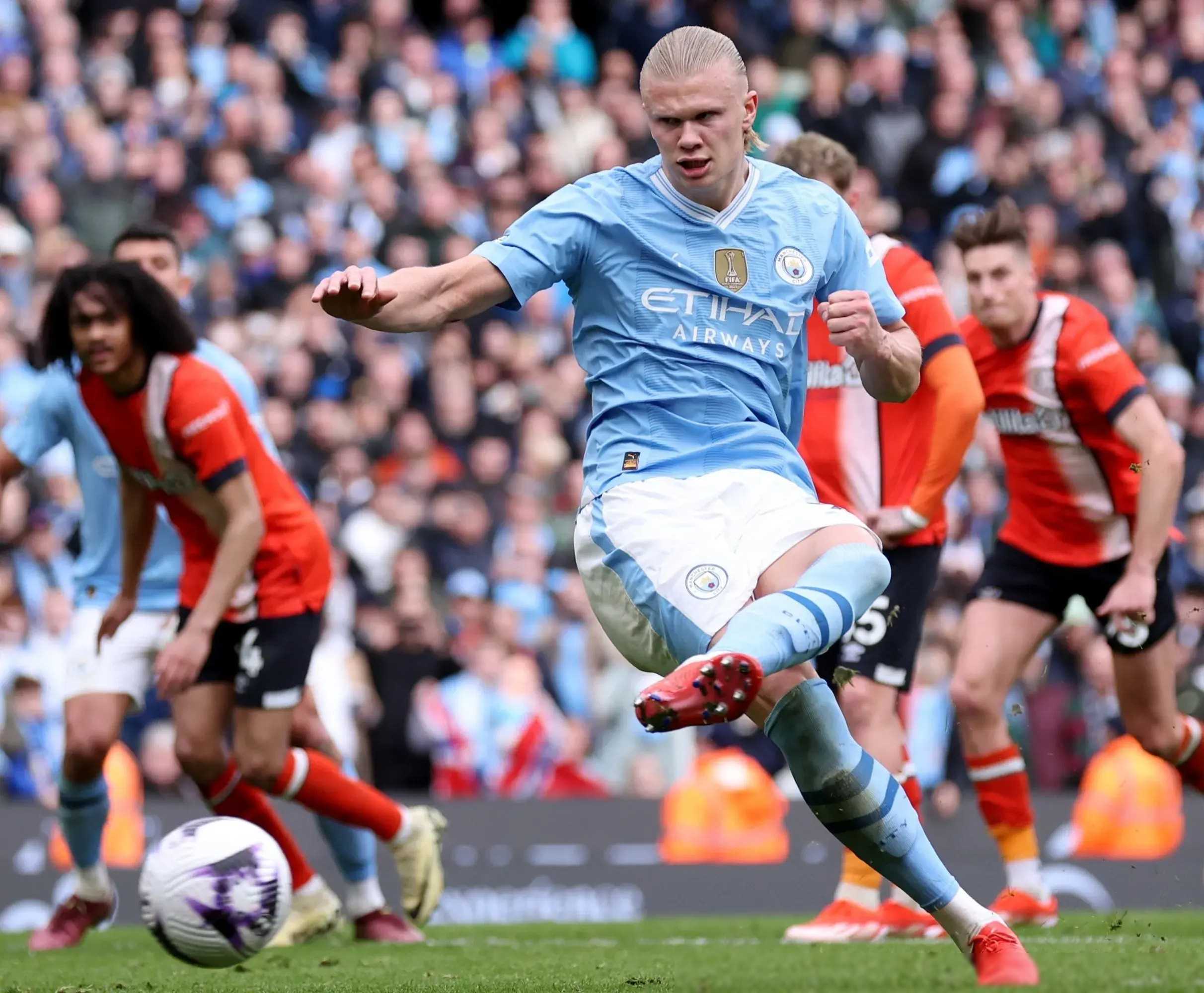 曼城豪取连胜，进军欧洲足坛巅峰