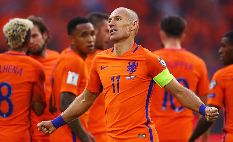 英格兰大胜保加利亚，夺回领先位置的简单介绍