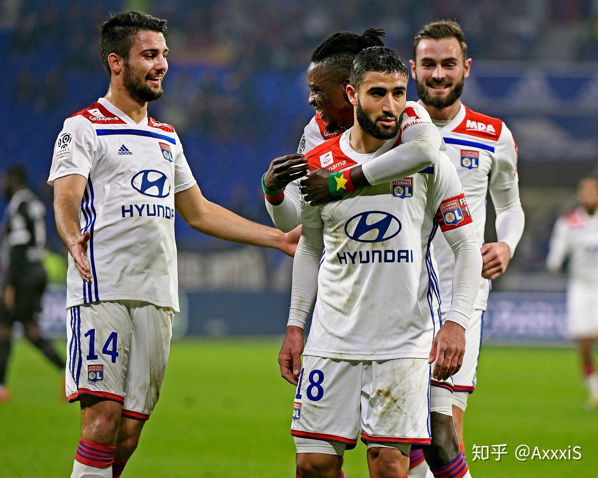 包含里昂客场战平，保持不败纪录继续前行的词条