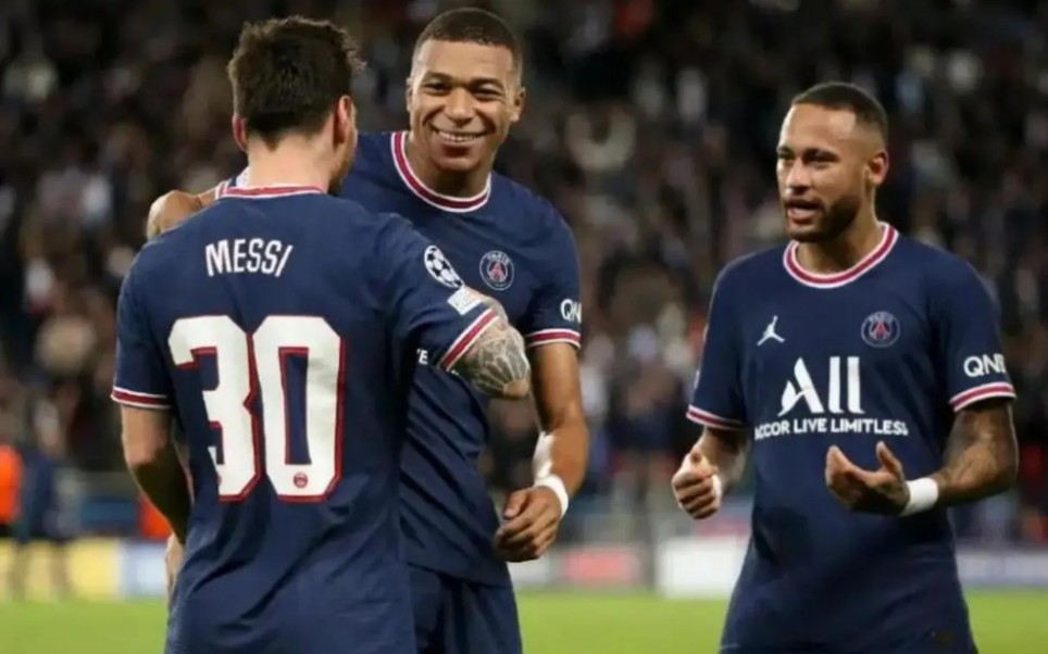 包含巴黎圣日耳曼迎战昂热，实力对比谁更胜一筹的词条