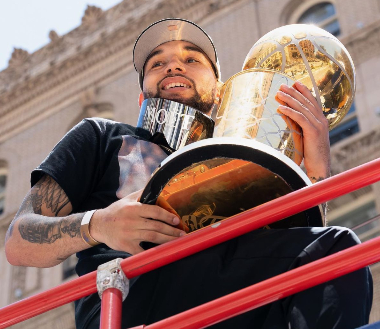 奥克兰选手在篮球比赛中展现实力