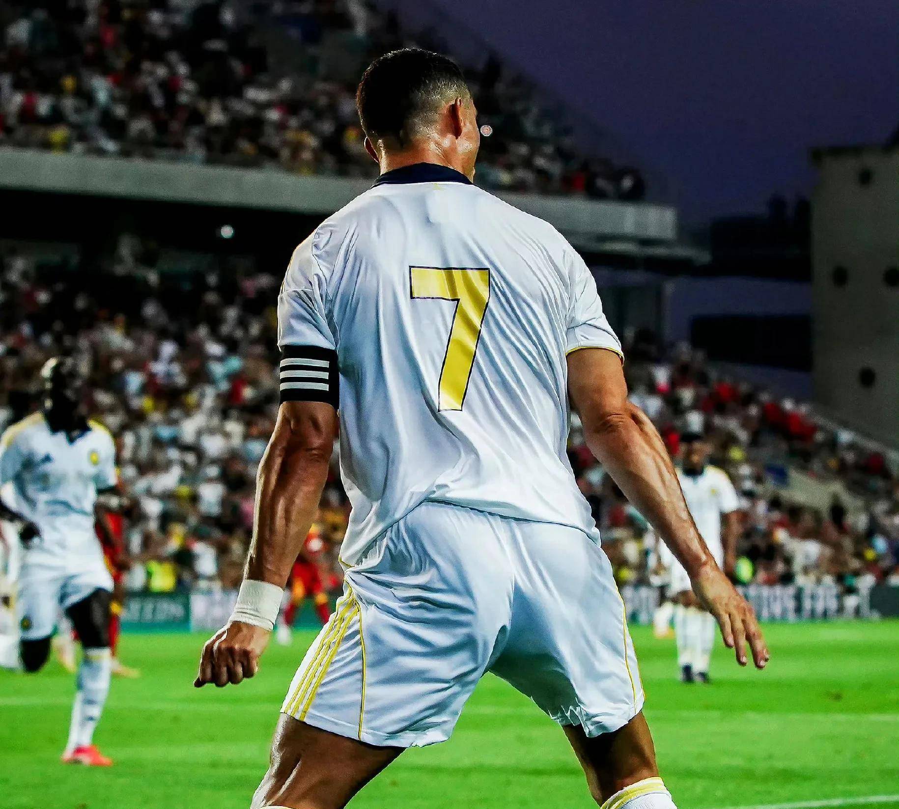 包含尤文图斯主场打胜帕尔马，C罗造3球功勋的词条