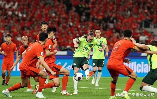 足球赛事繁忙进行，球迷热情不减