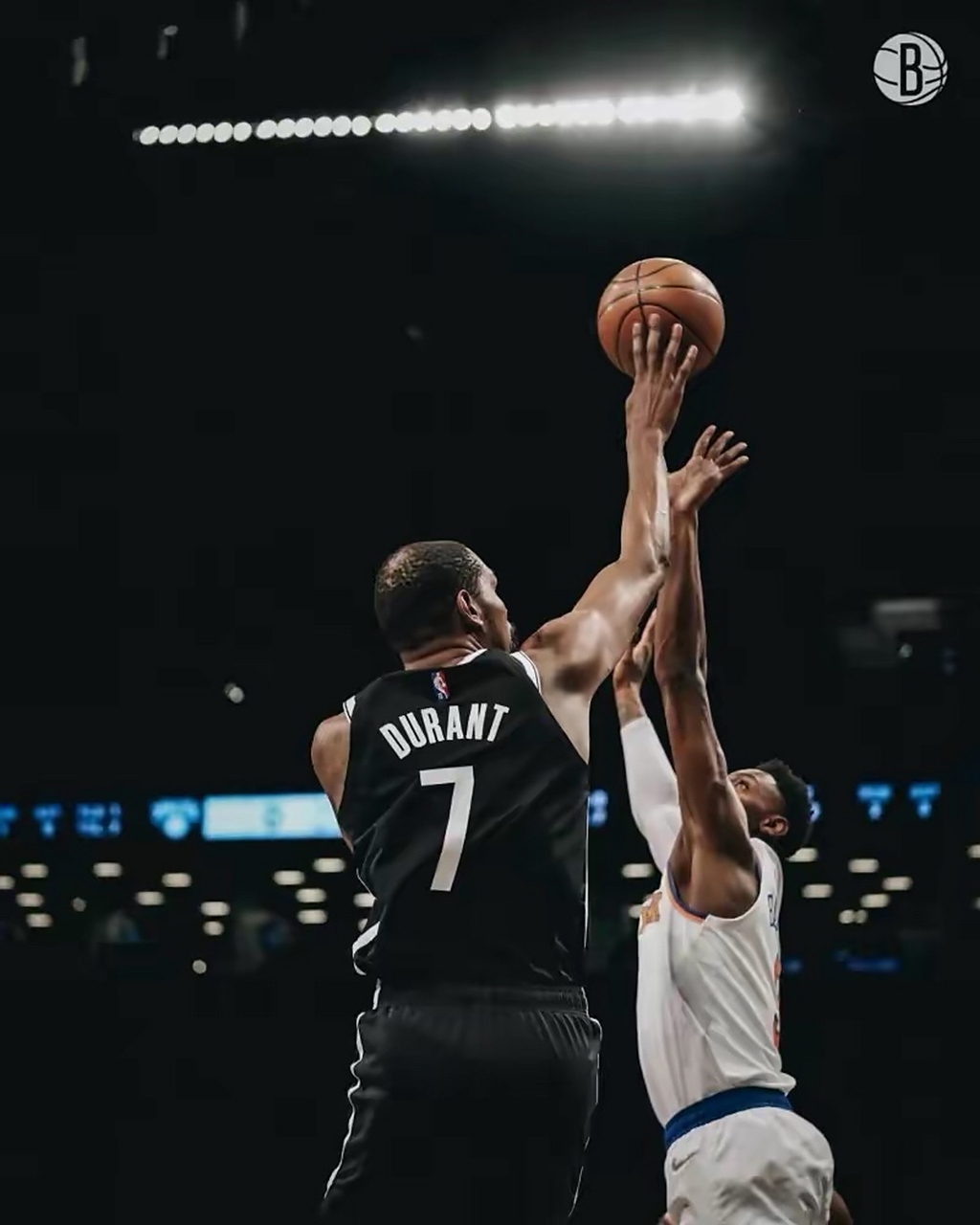 篮网战胜尼克斯，杜兰特砍下35分