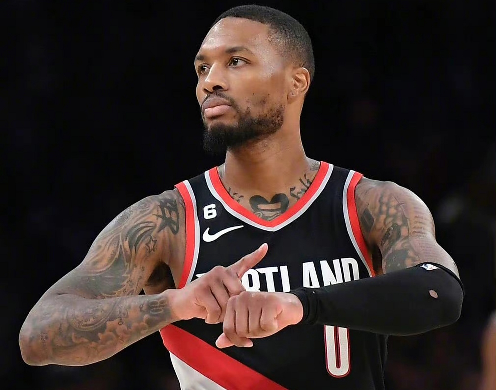 开拓者主场击败爵士，利拉德表现出色