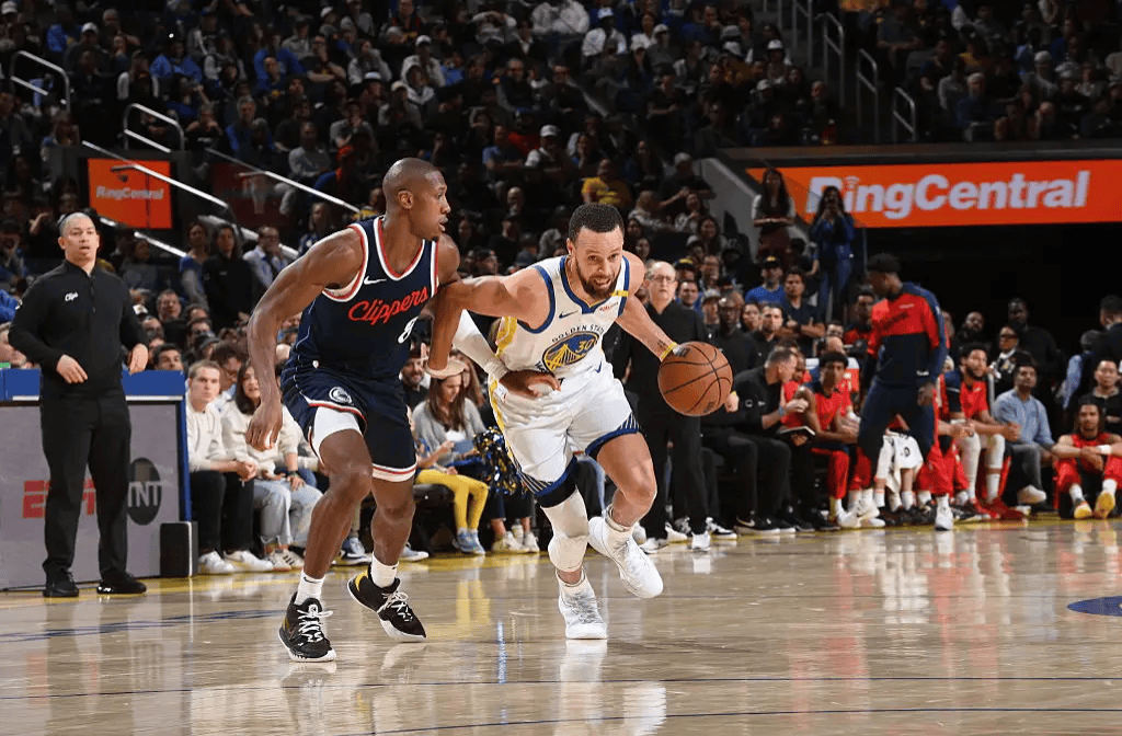 尼克斯负篮网，公牛登上座位！