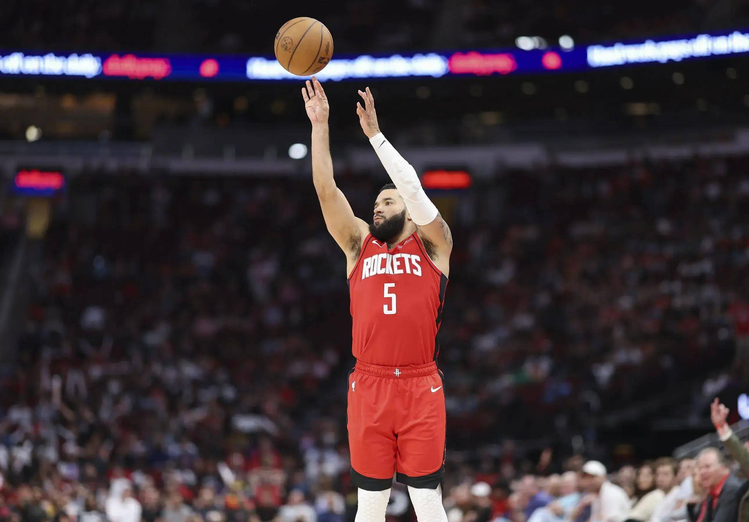 火箭大胜马刺，豪取连胜