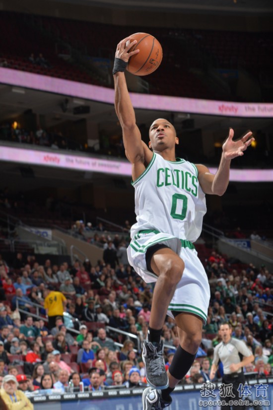 76人绝杀湖人，布拉德利打破历史纪录的简单介绍