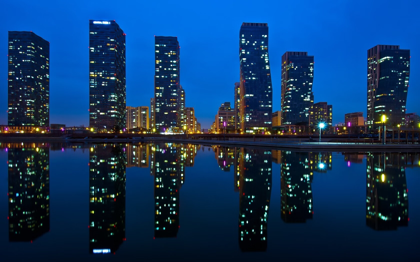 撕裂防线的艺术，莱奥连续破门如何成为拜仁的德甲卫冕密码