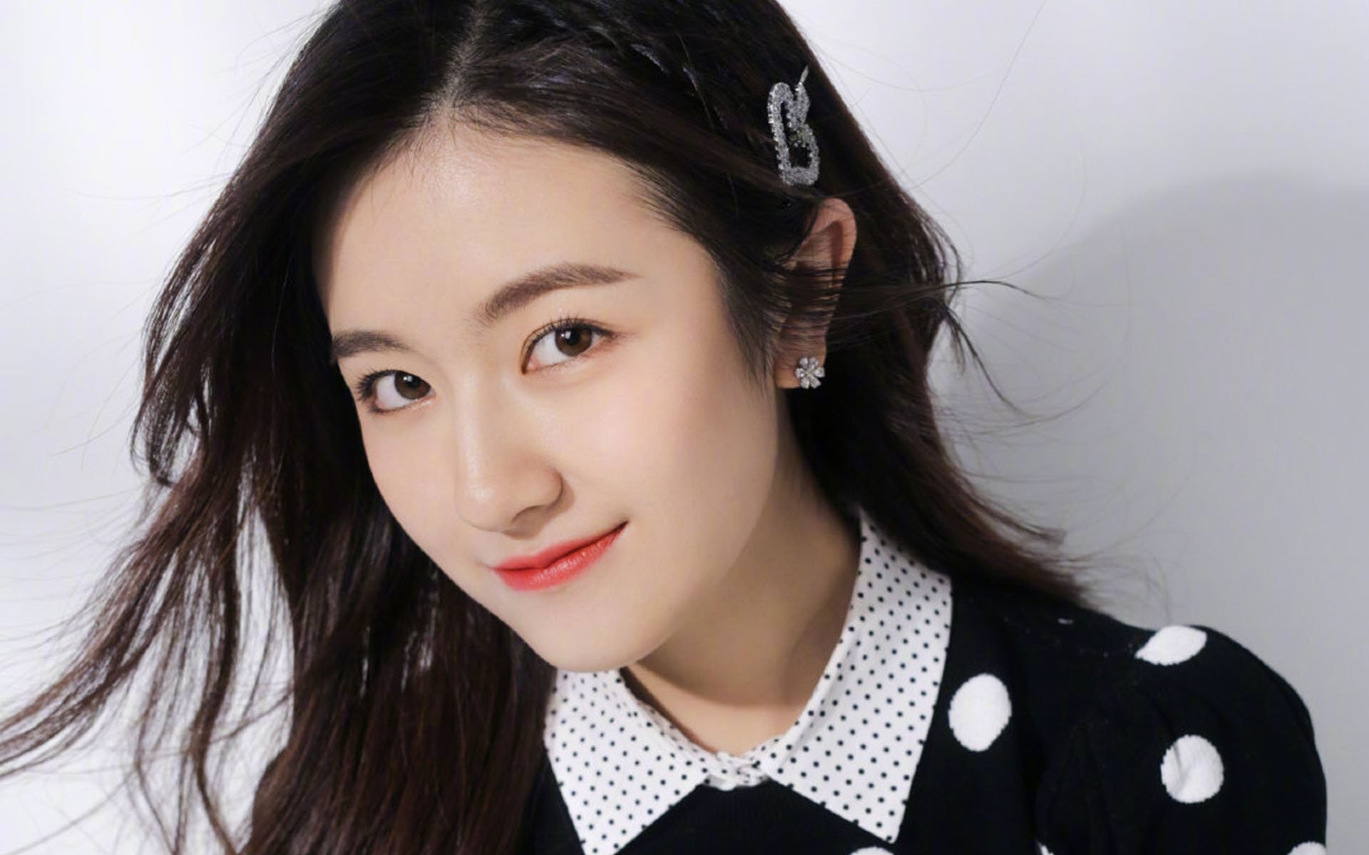 跨次元的对决，当黄蜂蛰疼鹈鹕羽翼，约基奇在另一个战场诠释何为关键先生