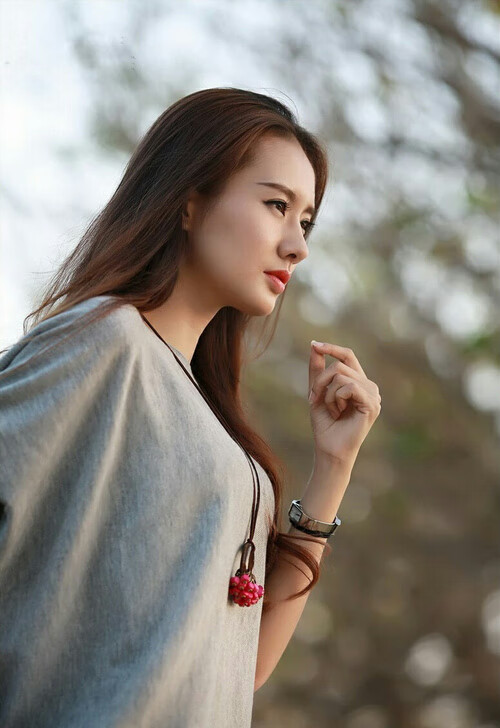 另类双雄会，詹姆斯孤星闪耀映照黄蜂团队风暴